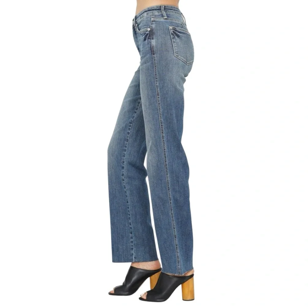 JUDY BLUE Mid Rise Tummy Control Vintage Straight Raw Hem Denim Jeans. Size 7/28
